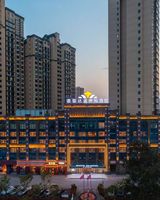 Microtel by Wyndham Miluo Downtown Hotel