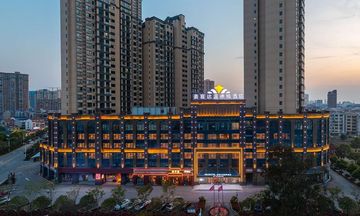 Microtel by Wyndham Miluo Downtown Hotel