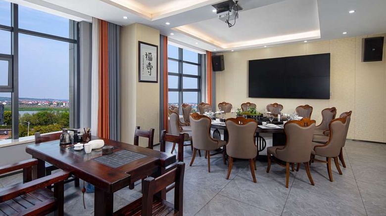 <b>Microtel by Wyndham Miluo Downtown Hotel Restaurant</b>. Images powered by <a href="https://iceportal.shijigroup.com/" title="IcePortal" target="_blank">IcePortal</a>.