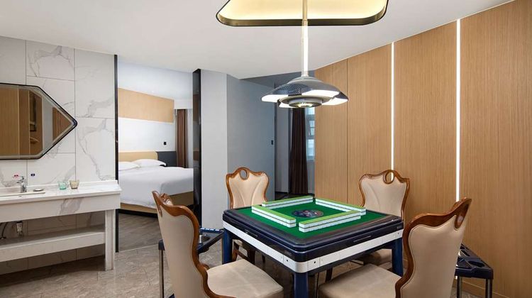 Microtel by Wyndham Miluo Downtown Hotel Room