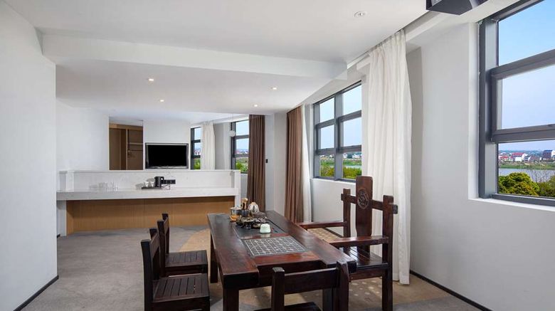 <b>Microtel by Wyndham Miluo Downtown Hotel Suite</b>. Images powered by <a href="https://iceportal.shijigroup.com/" title="IcePortal" target="_blank">IcePortal</a>.