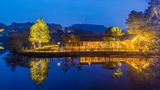 Howard Johnson Lake Serenity Hotel Exterior