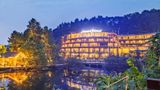 Howard Johnson Lake Serenity Hotel Exterior