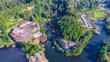 Howard Johnson Lake Serenity Hotel Exterior