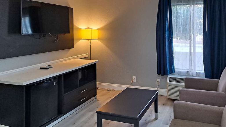 <b>Clarion Pointe El Cajon San Diego East Suite</b>. Images powered by <a href="https://iceportal.shijigroup.com/" title="IcePortal" target="_blank">IcePortal</a>.