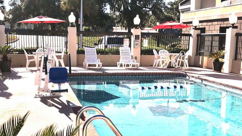 <b>Comfort Inn Darien Pool</b>. Images powered by <a href="https://iceportal.shijigroup.com/" title="IcePortal" target="_blank">IcePortal</a>.