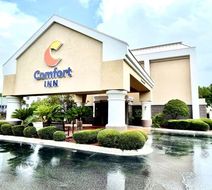 Comfort Inn Darien Exterior