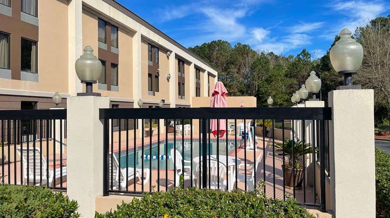 <b>Comfort Inn Darien Pool</b>. Images powered by <a href="https://iceportal.shijigroup.com/" title="IcePortal" target="_blank">IcePortal</a>.