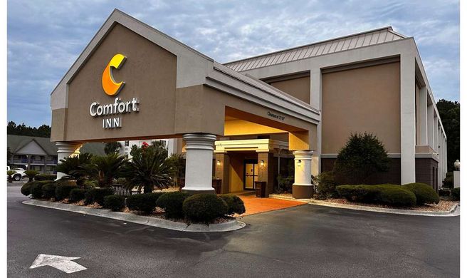 Comfort Inn Darien Exterior