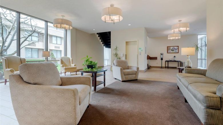<b>Clarion Inn Elmira Lobby</b>. Images powered by <a href="https://iceportal.shijigroup.com/" title="IcePortal" target="_blank">IcePortal</a>.