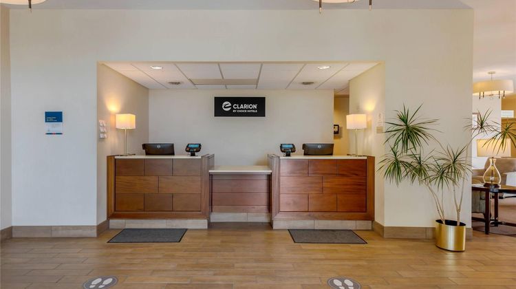 Clarion Inn Elmira Lobby