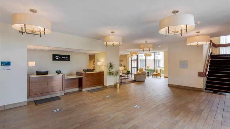 Clarion Inn Elmira Lobby