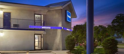 Travelodge by Wyndham Madison Heights Exterior