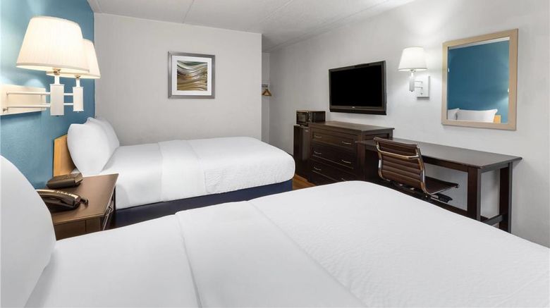 <b>Travelodge by Wyndham Madison Heights Room</b>. Images powered by <a href="https://iceportal.shijigroup.com/" title="IcePortal" target="_blank">IcePortal</a>.