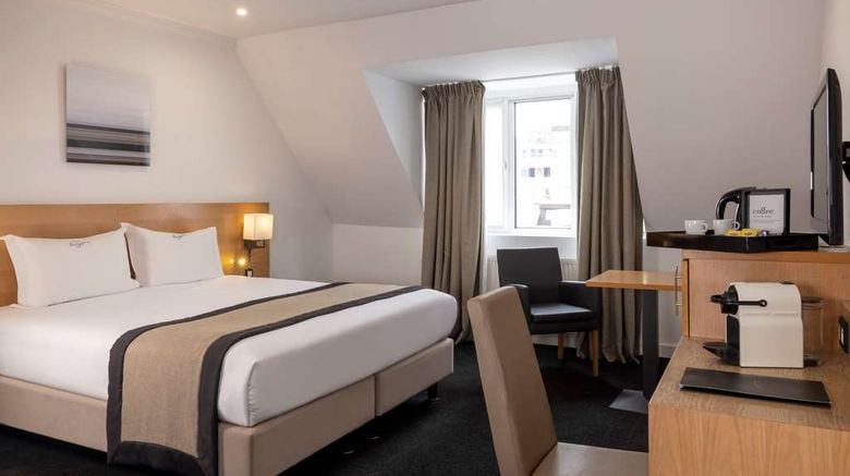 <b>The Augustin Hotel Room</b>. Images powered by <a href="https://iceportal.shijigroup.com/" title="IcePortal" target="_blank">IcePortal</a>.