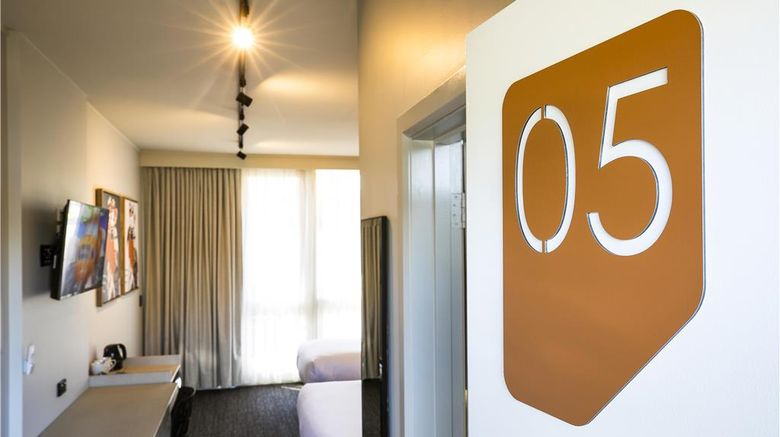 <b>Nightcap at Sandown Park Hotel Room</b>. Images powered by <a href="https://iceportal.shijigroup.com/" title="IcePortal" target="_blank">IcePortal</a>.