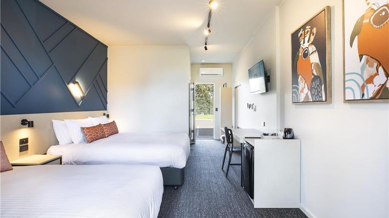 <b>Nightcap at Sandown Park Hotel Room</b>. Images powered by <a href="https://iceportal.shijigroup.com/" title="IcePortal" target="_blank">IcePortal</a>.
