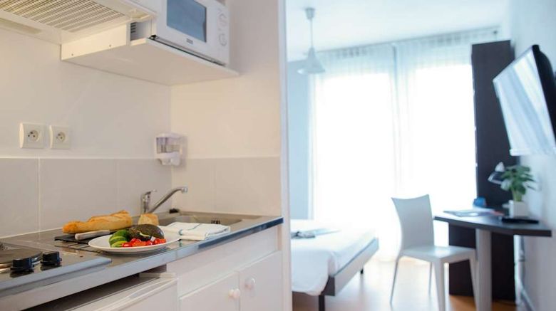 <b>Comfort Aparthotel Besancon Room</b>. Images powered by <a href="https://iceportal.shijigroup.com/" title="IcePortal" target="_blank">IcePortal</a>.