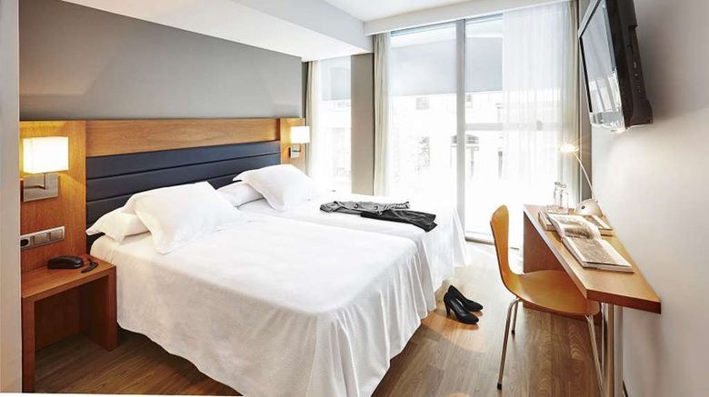 <b>Barcelona Century Hotel Room</b>. Images powered by <a href="https://iceportal.shijigroup.com/" title="IcePortal" target="_blank">IcePortal</a>.