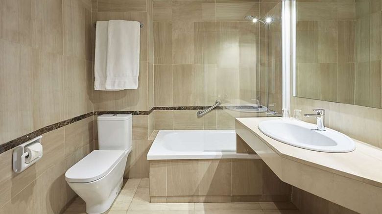 <b>Barcelona Century Hotel Room</b>. Images powered by <a href="https://iceportal.shijigroup.com/" title="IcePortal" target="_blank">IcePortal</a>.