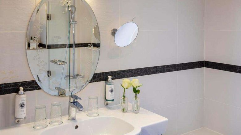 <b>Hotel Plaza Elysees Room</b>. Images powered by <a href="https://iceportal.shijigroup.com/" title="IcePortal" target="_blank">IcePortal</a>.