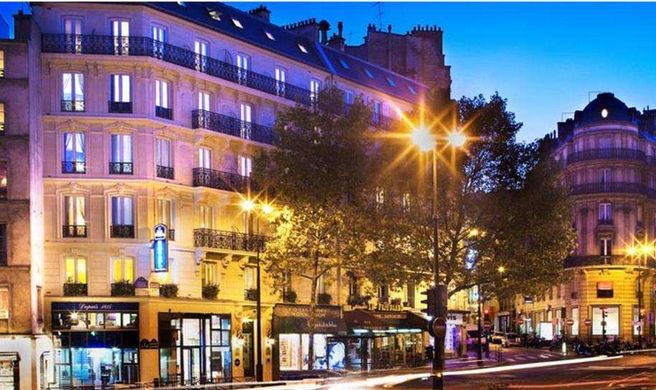 Hotel Plaza Elysees Exterior