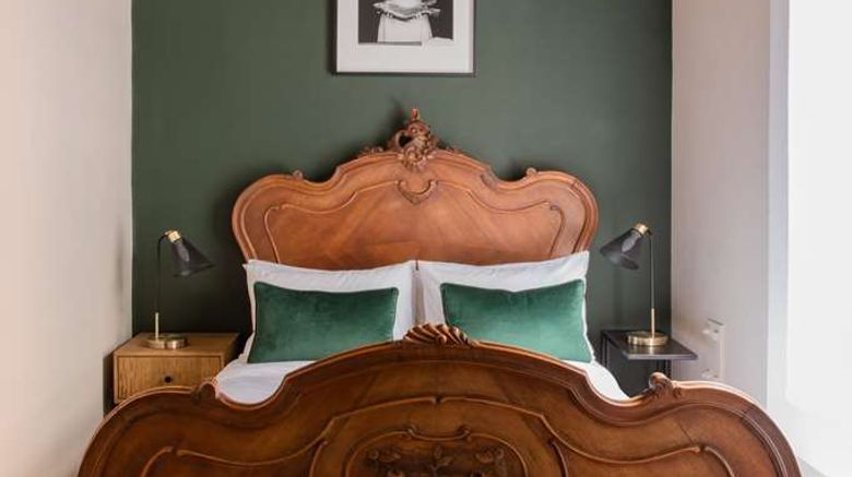 <b>Old Foundry Hotel Room</b>. Images powered by <a href="https://iceportal.shijigroup.com/" title="IcePortal" target="_blank">IcePortal</a>.