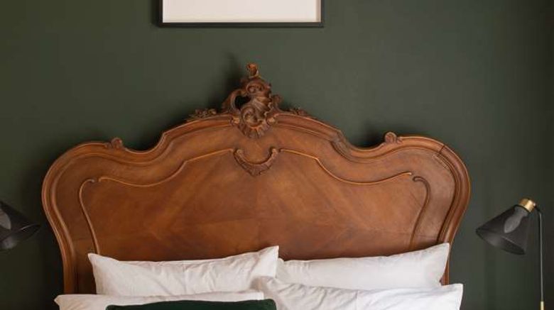 <b>Old Foundry Hotel Room</b>. Images powered by <a href="https://iceportal.shijigroup.com/" title="IcePortal" target="_blank">IcePortal</a>.