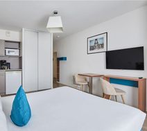 Odalys Paris Rueil Room