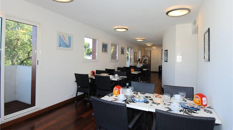<b>Appart Hotel Odalys Olympe Antibes Restaurant</b>. Images powered by <a href="https://iceportal.shijigroup.com/" title="IcePortal" target="_blank">IcePortal</a>.