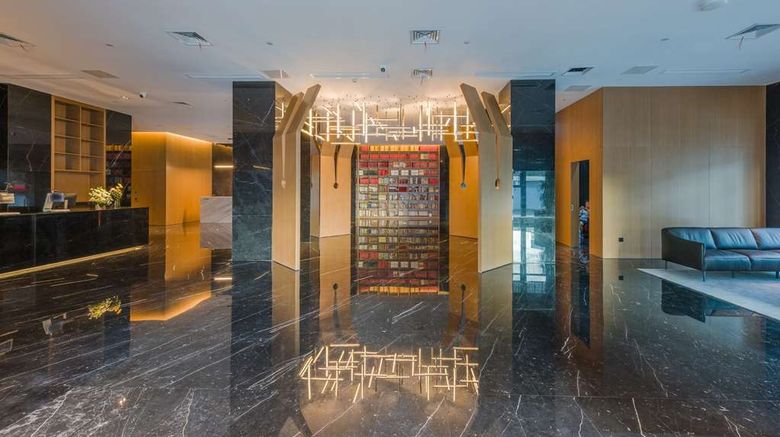 <b>Ramada by Wyndham Wuhan Hankou Lobby</b>. Images powered by <a href="https://iceportal.shijigroup.com/" title="IcePortal" target="_blank">IcePortal</a>.