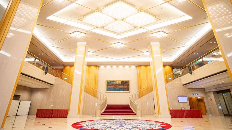 <b>RIHGA Royal Hotel Hiroshima Lobby</b>. Images powered by <a href="https://iceportal.shijigroup.com/" title="IcePortal" target="_blank">IcePortal</a>.