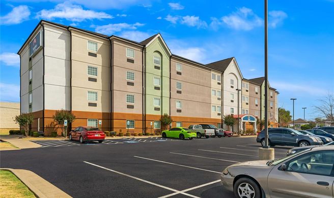 Suburban Studios Fort Smith Exterior