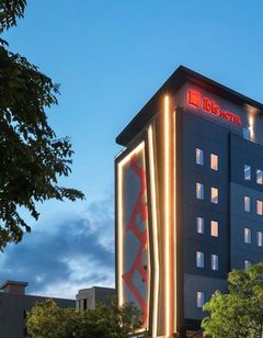 Ibis Surabaya Tidar