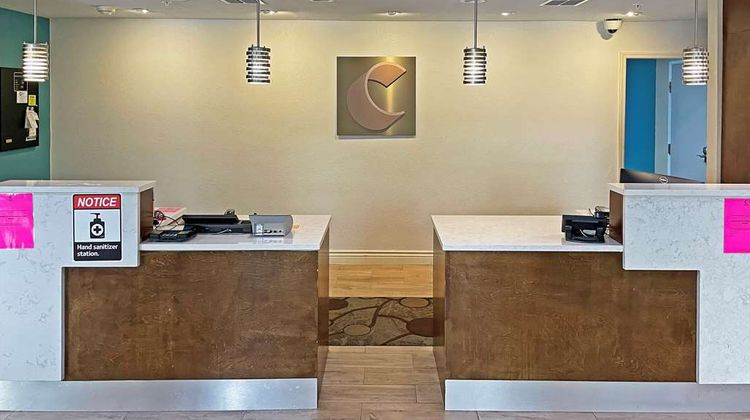 Comfort Inn & Suites Sarasota I75 Lobby