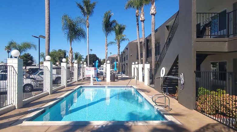 <b>SureStay by BW Chula Vista San Diego Bay Pool</b>. Images powered by <a href="https://iceportal.shijigroup.com/" title="IcePortal" target="_blank">IcePortal</a>.