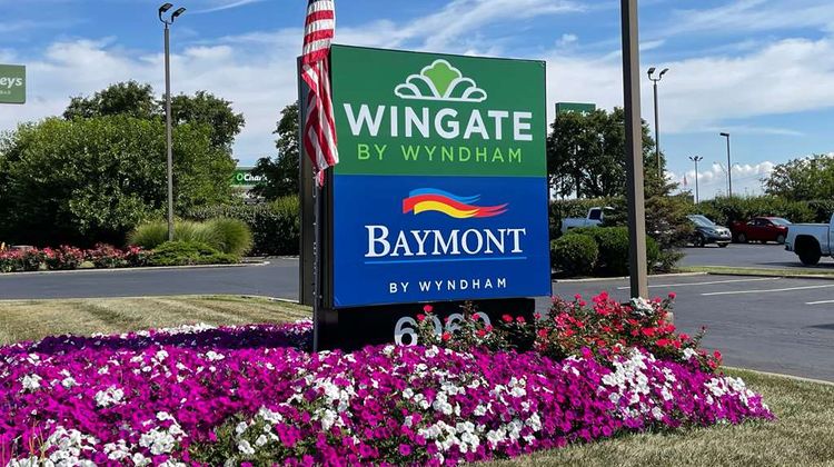 Baymont by Wyndham Dayton North Exterior