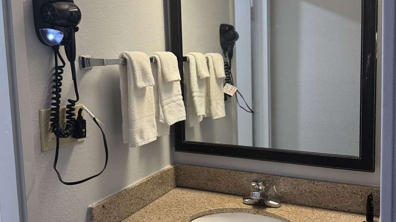 <b>Baymont by Wyndham Dayton North Room</b>. Images powered by <a href="https://iceportal.shijigroup.com/" title="IcePortal" target="_blank">IcePortal</a>.