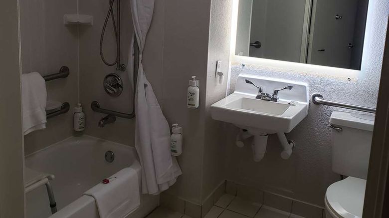 <b>Wingate by Wyndham Dayton North Room</b>. Images powered by <a href="https://iceportal.shijigroup.com/" title="IcePortal" target="_blank">IcePortal</a>.