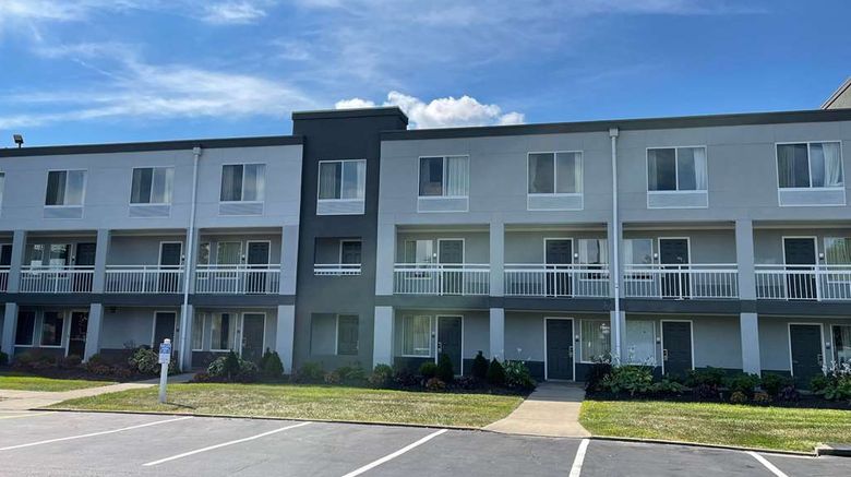 <b>Wingate by Wyndham Dayton North Exterior</b>. Images powered by <a href="https://iceportal.shijigroup.com/" title="IcePortal" target="_blank">IcePortal</a>.