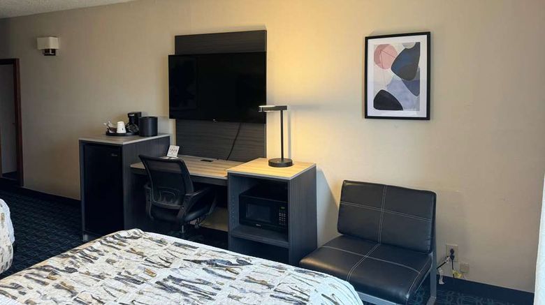 <b>Wingate by Wyndham Dayton North Room</b>. Images powered by <a href="https://iceportal.shijigroup.com/" title="IcePortal" target="_blank">IcePortal</a>.