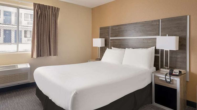 SureStay Hotel by Best Western Wells Room