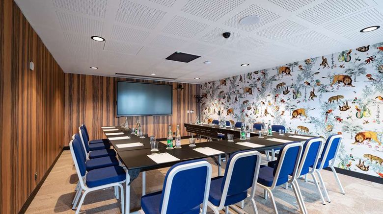 <b>Kopster Hotel & Residence Paris Colombes Meeting</b>. Images powered by <a href="https://iceportal.shijigroup.com/" title="IcePortal" target="_blank">IcePortal</a>.