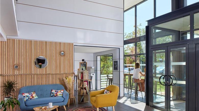 <b>Zenitude Bordeaux Airport Residence Lobby</b>. Images powered by <a href="https://iceportal.shijigroup.com/" title="IcePortal" target="_blank">IcePortal</a>.