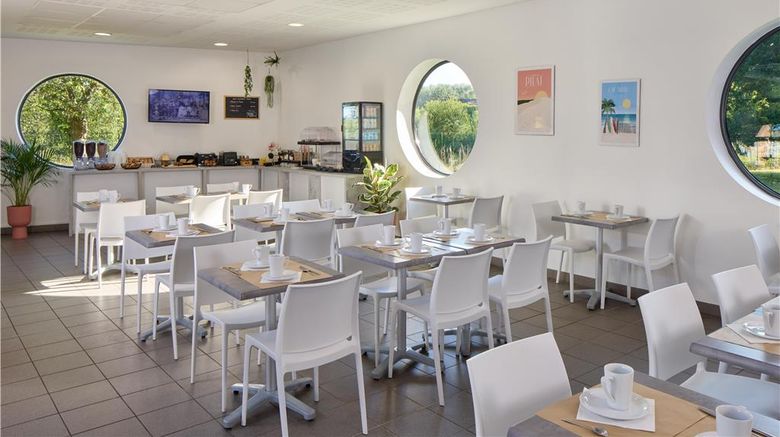 <b>Zenitude Bordeaux Airport Residence Restaurant</b>. Images powered by <a href="https://iceportal.shijigroup.com/" title="IcePortal" target="_blank">IcePortal</a>.