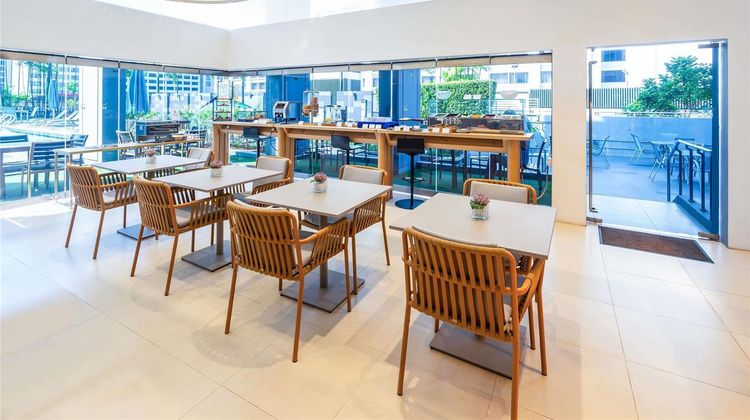 Novotel Living Singapore Orchard Restaurant