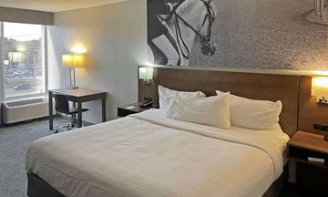 Clarion Pointe