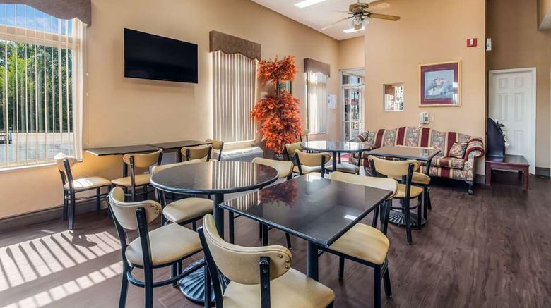 <b>Econo Lodge Lobby</b>. Images powered by <a href="https://iceportal.shijigroup.com/" title="IcePortal" target="_blank">IcePortal</a>.
