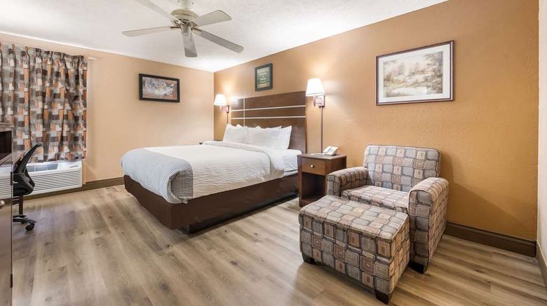 <b>Econo Lodge Suite</b>. Images powered by <a href="https://iceportal.shijigroup.com/" title="IcePortal" target="_blank">IcePortal</a>.