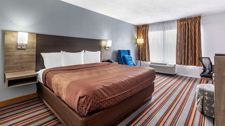 <b>Quality Inn & Suites Room</b>. Images powered by <a href="https://iceportal.shijigroup.com/" title="IcePortal" target="_blank">IcePortal</a>.